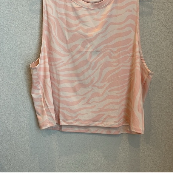 NWT Fabletics Blake Dry-Flex Muscle Tank Size X-Large - Picture 4 of 10